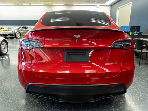 Used 2023 Tesla Model Y Performance AWD/4WD image 7