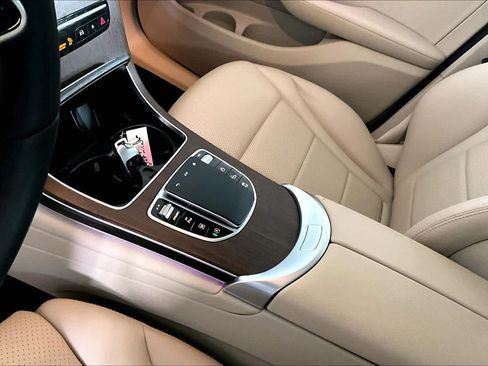 Used 2022 Mercedes-Benz GLC 300 GLC 300 image 17