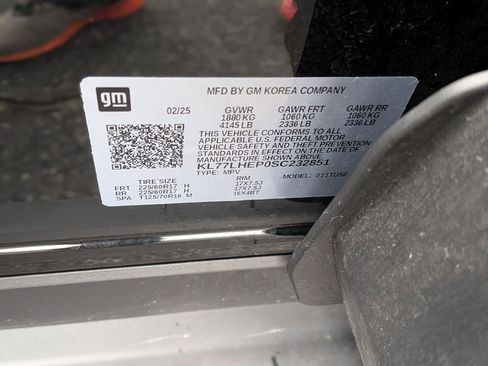 Certified 2025 Chevrolet Trax LT w/ LT Convenience Package image 34