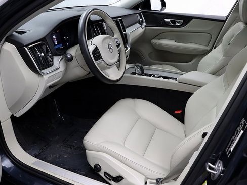 Used 2023 Volvo S60 B5 Plus w/ Climate Package image 10