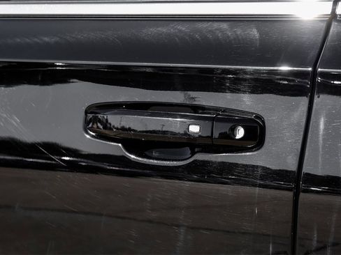 Used 2022 Chevrolet Suburban LT image 42