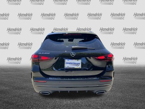 Certified 2025 Mercedes-Benz GLA 250 image 8