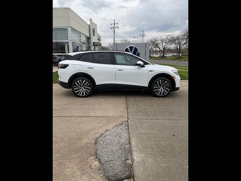 New 2025 Volkswagen ID.4 Pro AWD/4WD image 3