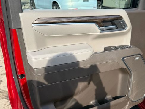 Used 2025 Chevrolet Silverado 1500 RST AWD/4WD image 41