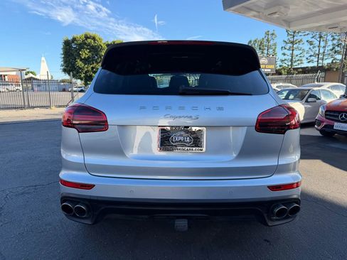 Used 2016 Porsche Cayenne S image 15