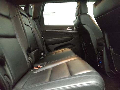Used 2020 Jeep Grand Cherokee Limited RWD image 19