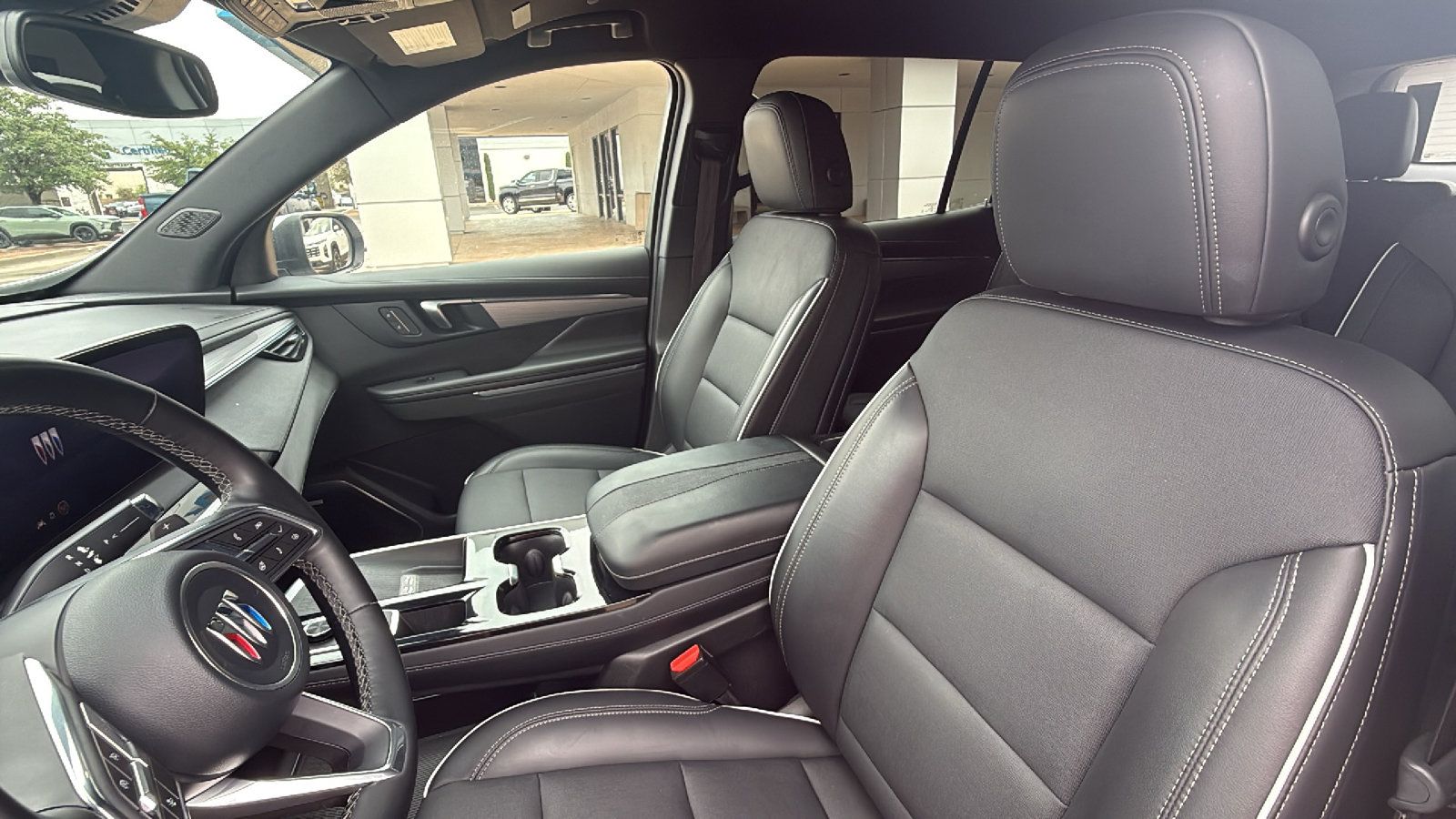 Used 2025 Buick Enclave Preferred AWD/4WD image 12