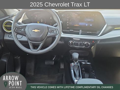 Used 2025 Chevrolet Trax LT image 20