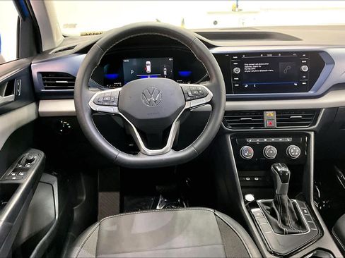 Used 2023 Volkswagen Taos SE w/ Panoramic Sunroof Package image 8