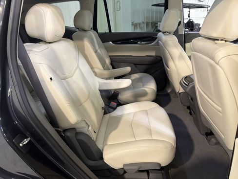 Used 2023 Cadillac XT6 Premium Luxury FWD image 12