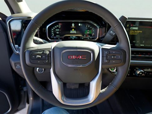 New 2025 GMC Sierra 1500 Elevation image 11
