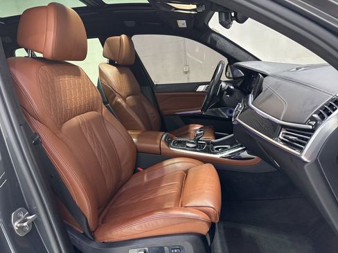 Used 2022 BMW X7 M50i image 36