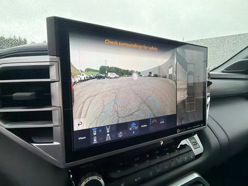 Used 2023 Toyota Tundra Platinum AWD/4WD image 28