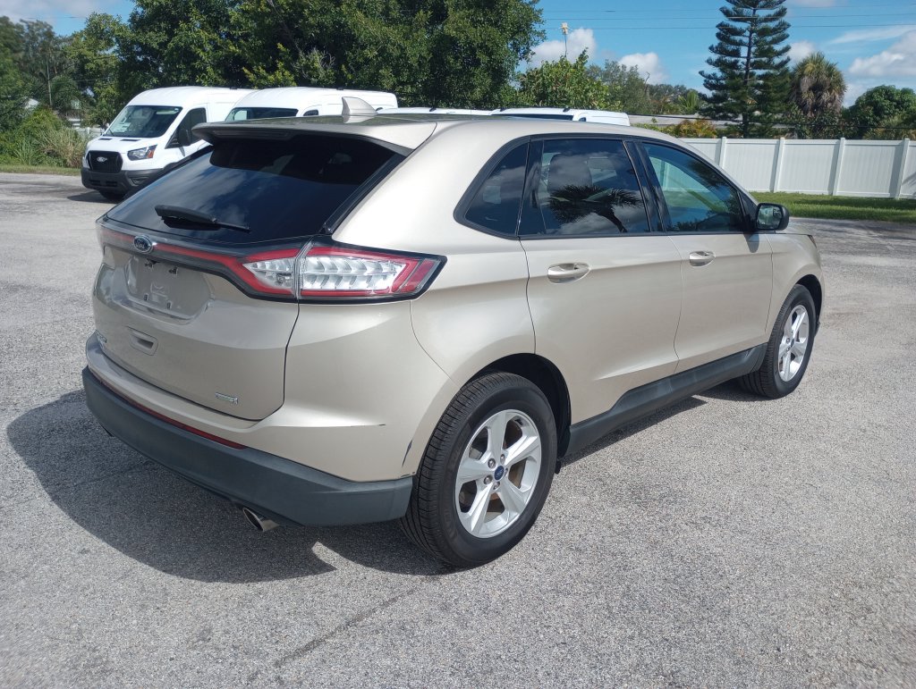 Certified 2018 Ford Edge SE FWD image 7