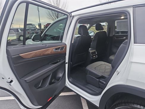 New 2026 Volkswagen Atlas SE image 22