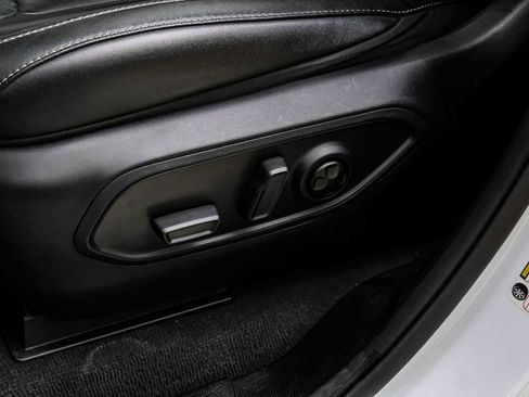 Used 2023 Jeep Grand Cherokee L Limited image 36