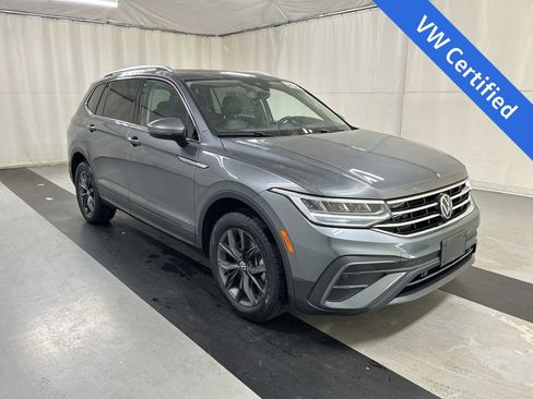 Used 2022 Volkswagen Tiguan SE w/ Panoramic Sunroof Package AWD/4WD image 1