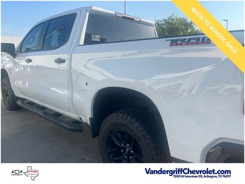 Used 2021 Chevrolet Silverado 1500 LT Trail Boss w/ LPO, Dark Essentials Package AWD/4WD image 15