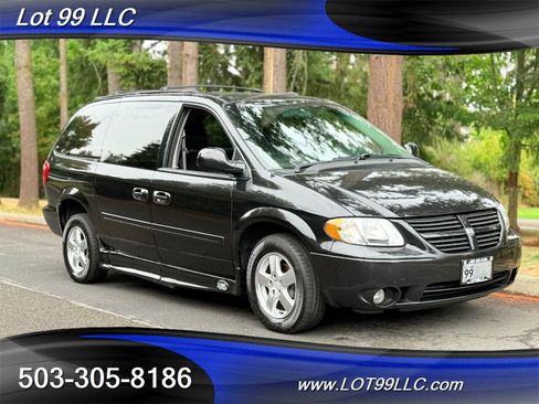 Used 2005 Dodge Grand Caravan SXT image 9