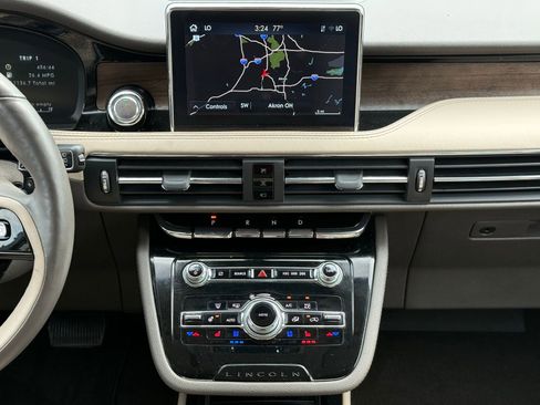 Used 2022 Lincoln Corsair Reserve w/ Equipment Group 201A image 21