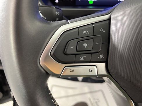 Used 2023 Volkswagen Tiguan SE image 18