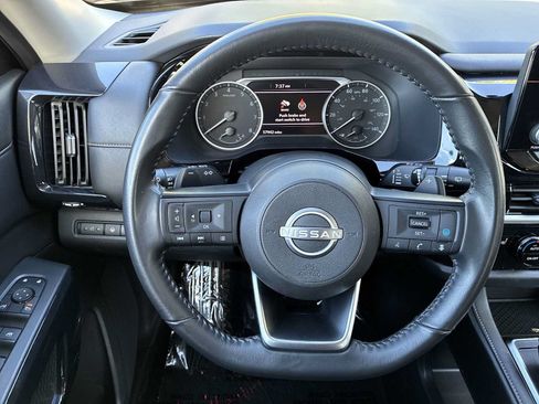 Used 2024 Nissan Pathfinder SV AWD/4WD image 11