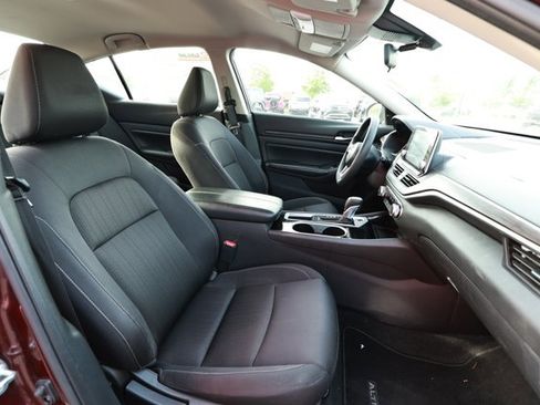 Used 2024 Nissan Altima 2.5 SV FWD image 26