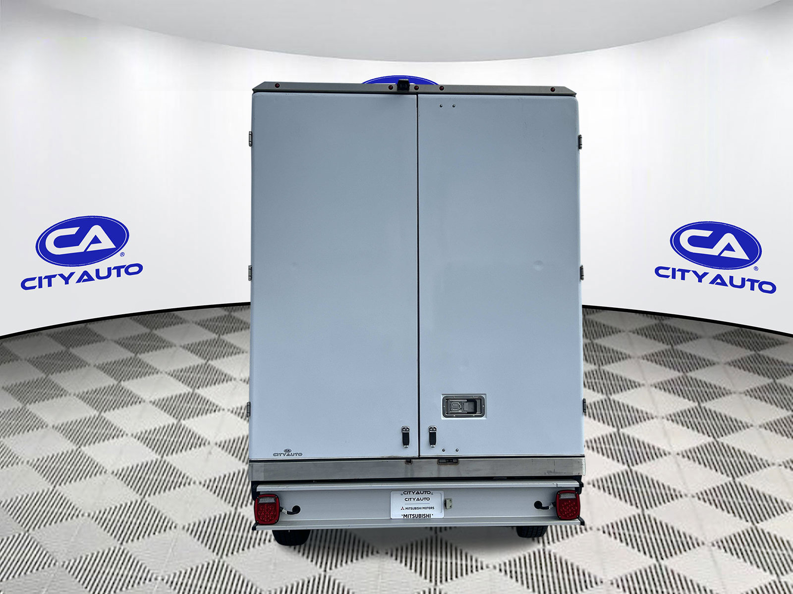 Used 2023 Ford E-350 and Econoline 350 Super Duty w/ Power Windows & Locks Group RWD image 5
