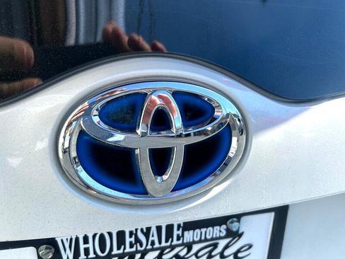 Used 2018 Toyota Prius Prime Premium image 32