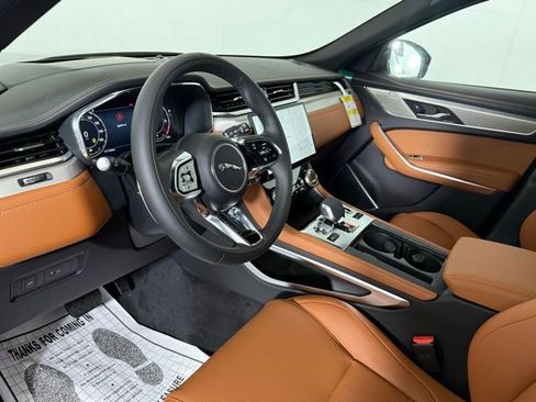 Certified 2026 Jaguar F-PACE R-Dynamic S image 6
