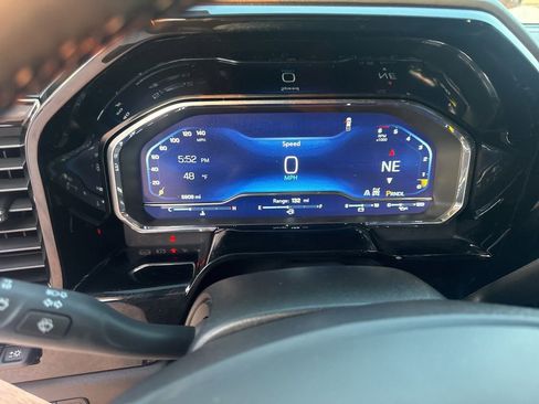 Used 2025 Chevrolet Silverado 2500 ZR2 w/ Technology Package image 20