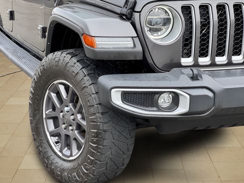Used 2021 Jeep Gladiator Overland w/ LED Lighting Group AWD/4WD image 39
