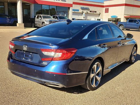 Used 2019 Honda Accord Touring image 4