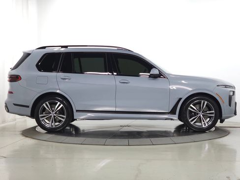 Used 2026 BMW X7 xDrive40i w/ M Sport Package AWD/4WD image 13