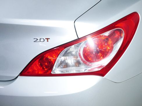 Used 2010 Hyundai Genesis 2.0T image 17