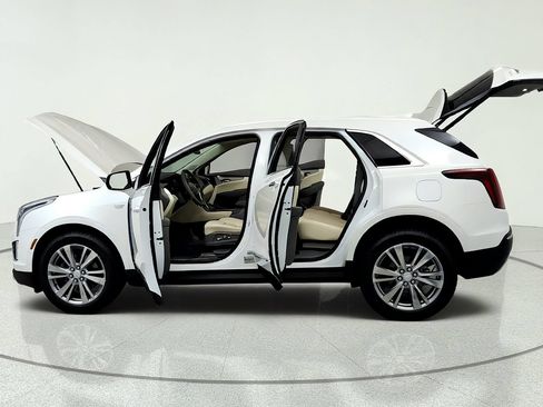 Certified 2024 Cadillac XT5 Premium Luxury w/ LPO, Floor Liner Package AWD/4WD image 10