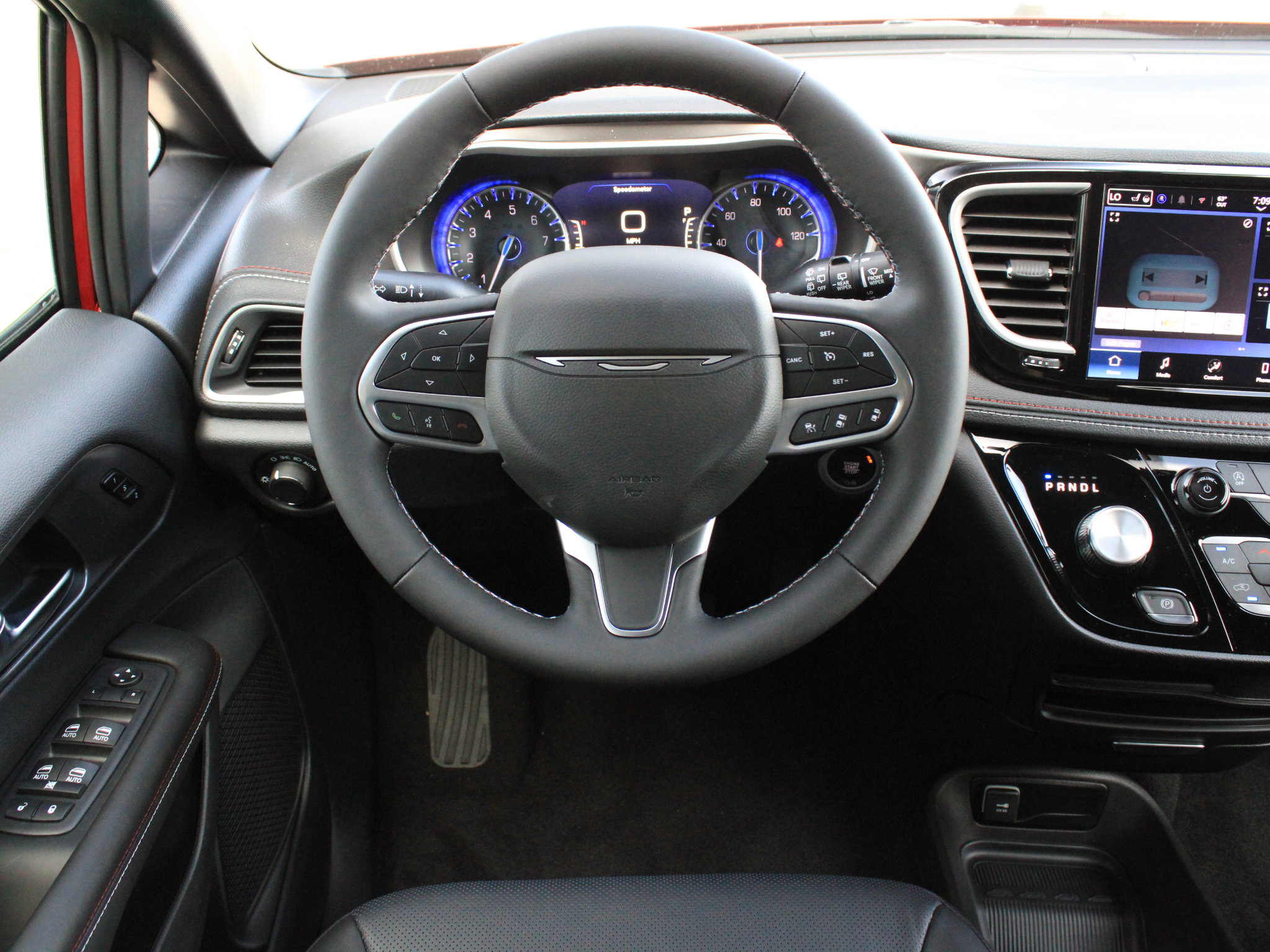 New 2027 Chrysler Pacifica Select FWD image 13