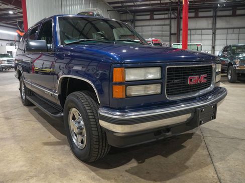Used 1997 GMC Yukon 4WD 4-Door w/ Marketing Opt Pkg 5 image 12