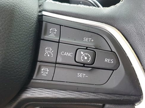 Certified 2024 Jeep Grand Cherokee Altitude AWD/4WD image 22