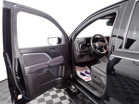 Used 2026 Chevrolet Colorado Z71 AWD/4WD image 18