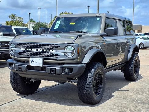 New 2026 Ford Bronco Badlands AWD/4WD image 1
