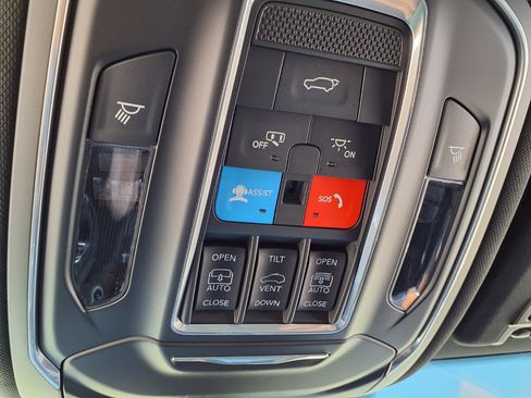 Used 2025 Jeep Grand Cherokee L Summit w/ Advanced Protech Group IV AWD/4WD image 22