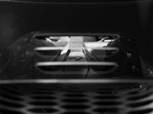 Used 2024 McLaren 750S image 16