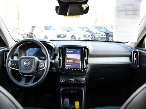 Certified 2025 Volvo XC40 B5 Core AWD/4WD image 15