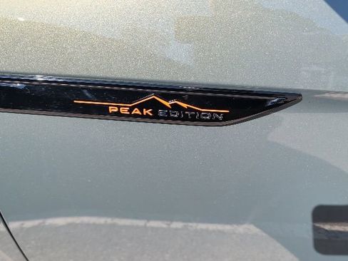 Used 2025 Volkswagen Atlas Peak Edition SE image 14