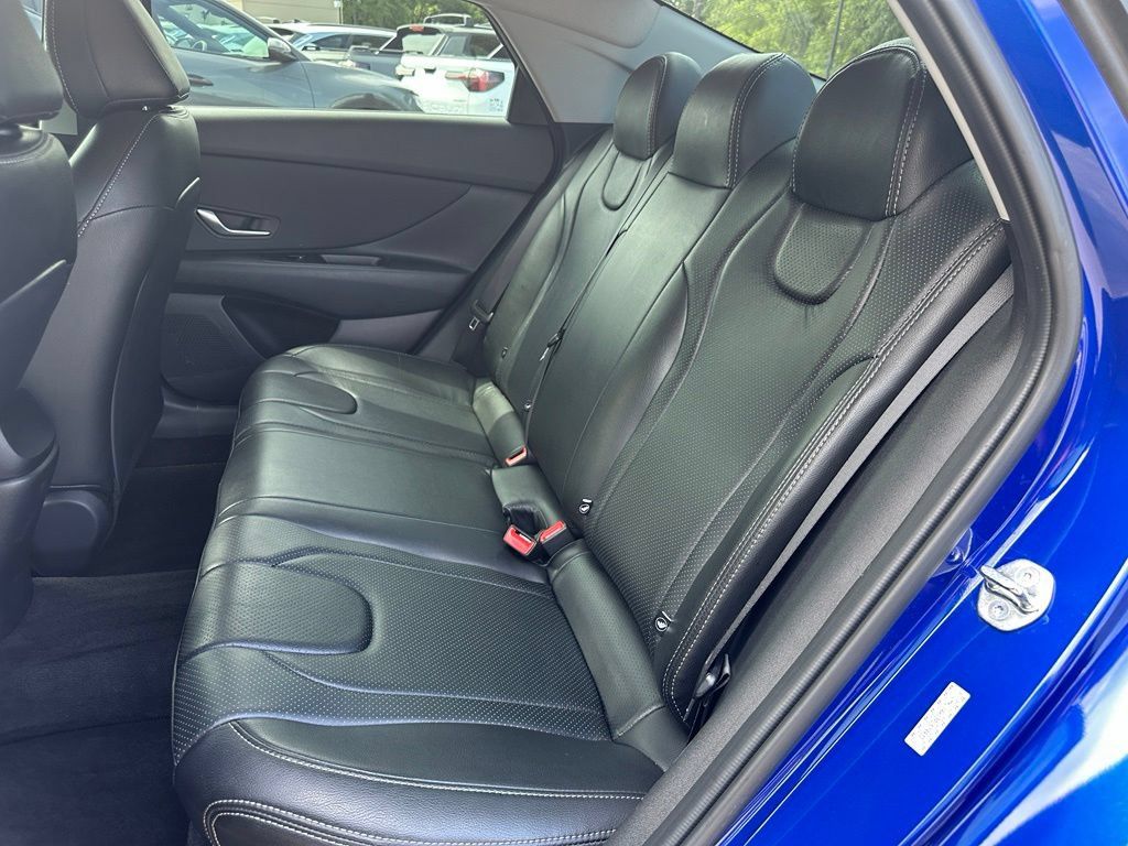 Certified 2023 Hyundai Elantra SEL w/ Convenience Package FWD image 12