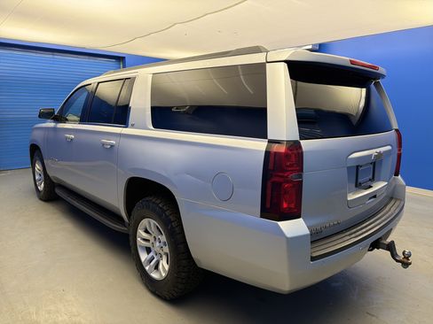 Used 2018 Chevrolet Suburban LT image 5