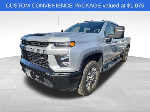 Used 2022 Chevrolet Silverado 2500 Custom w/ Custom Convenience Package AWD/4WD image 2