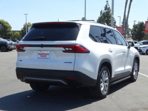 Used 2024 Toyota Grand Highlander AWD image 14