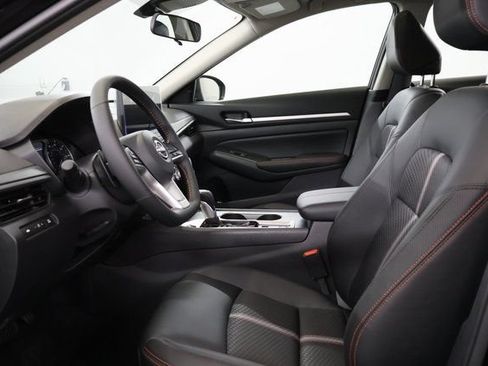 New 2026 Nissan Altima 2.5 SR w/ SR Midnight Edition Package AWD/4WD image 11